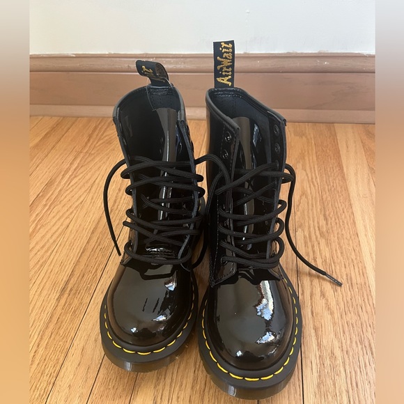 Women’s black size 5 women’s Dr Marten combat boots, never worn, NEW - Picture 1 of 5